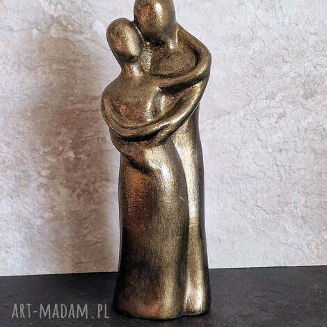 Rzeźba z gipsu W Twoich Ramionach - złota 15,2 cm