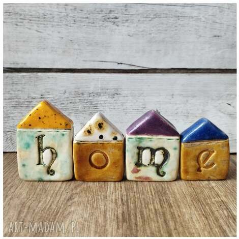 Domki z napisem HOME - zestaw 4 ceramicznych dekoracji handmade