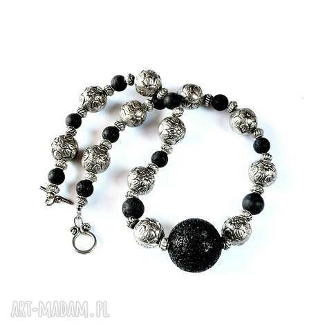 oryginalny prosty naszyjnik z lawy wulkanicznej i elementów typu bali w modnym stylu