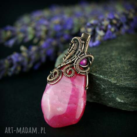 Ręcznie robiony wisiorek z różowym agatem - wire wrapping z miedzi art-Madam.pl