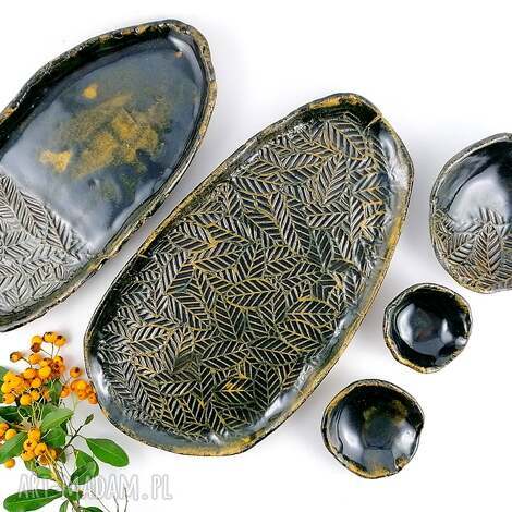 Zestaw ceramiczny butelkowa zieleń - patera i miseczki z roślinami