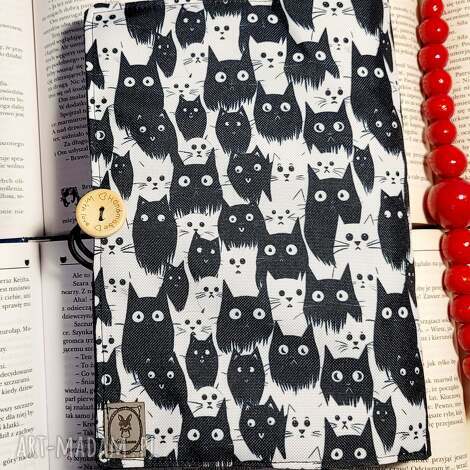 etui na książkę koty 2 okładka, otulacz, zakładka