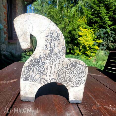 Koń ex machina - rzeźba ceramiczna raku z gliny szamotowej (30 cm)
