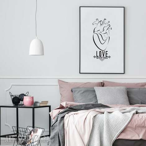 Plakat LOVE z sercem minimalistyczny 40x50 cm - art-Madam.pl