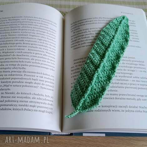 Elegancka zakładka do książki na szydełku - piórko