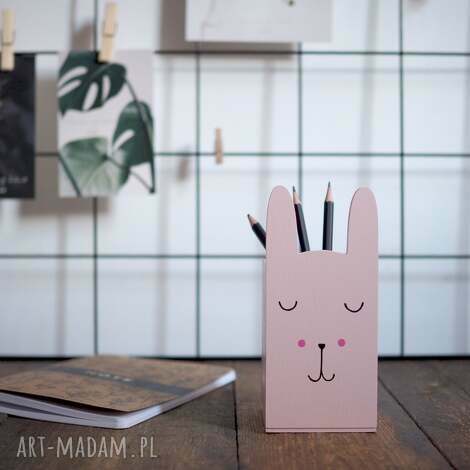 Duży pojemnik na kredki - królik różowy z drewna (handmade)