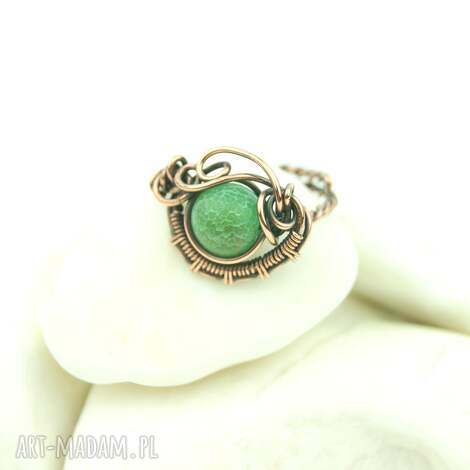 Agat trawiony w miedzianym wire wrapping - regulowany pierścionek dla niej