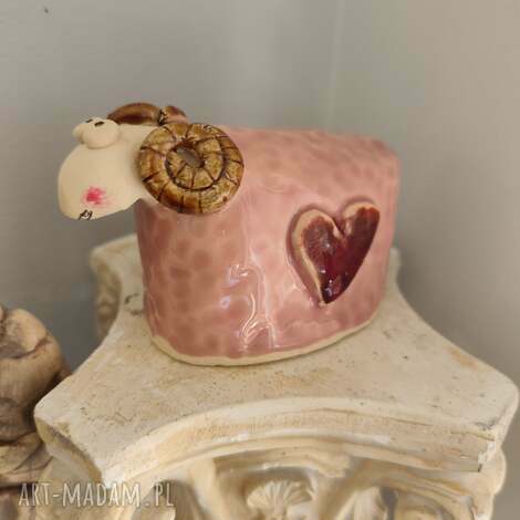 prezent na święta, dekoracje wielkanocne baran ceramiczny, wielkanoc