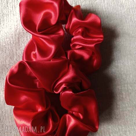 Gumka scrunchies w kolorze czerwonym - komplet 2 sztuk z błyszczącej satyny handmade