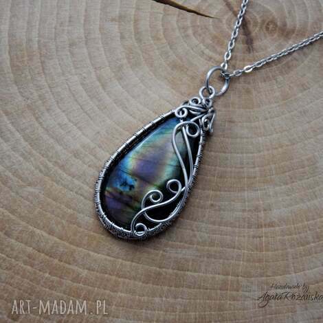 wisiorek z labradorytem, wire wrapping, stal chirurgiczna