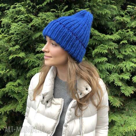 wełniana czapka z dodatkiem błyszczącej nitki handmade ręczna robota kobalt