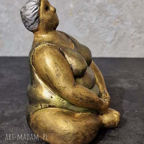 Rzeźba z gipsu Czas relaksu z... Karoliną - figurka kobiety - prezent handmade