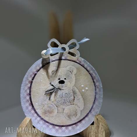 Dekoracja bożonarodzeniowa Miś - biała bombka na choinkę 10 cm (handmade decoupage)