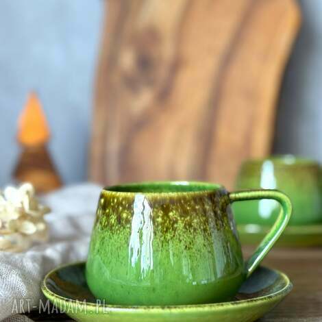 filiżanka ze spodkiem beczułka zielona ręcznie robiona 250 ml - natura