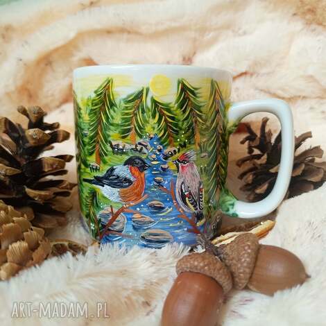 Jemiołuszka i gil w pejzażu - ręcznie malowany kubek porcelanowy 270 ml