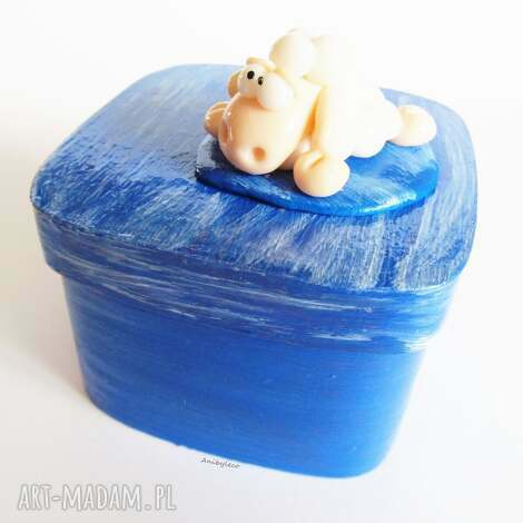 Pudełko biała owca - drewniana szkatułka 8x8x5,5 cm Anibyleco