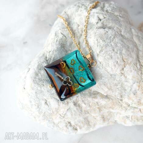 Chodelska Art Studio, śliczny naszyjnik ze szkła włoskiego z żywicą, kluczyk, naszyjnik