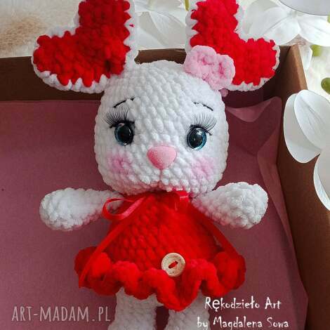 króliczek walentynkowy, królik na szydełku, prezent