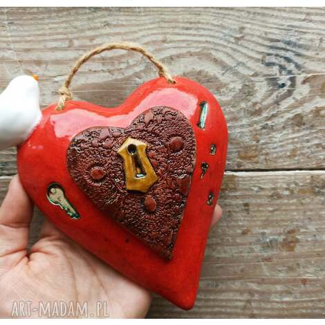 Karminowe serce z kluczem - ceramiczny prezent handmade na walentynki
