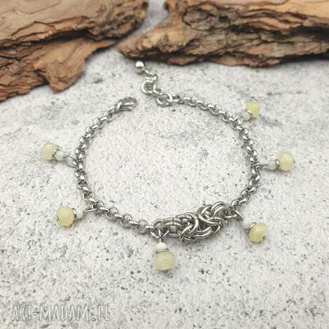 Bransoletka chainmaille z żółtym i białym jadeitem