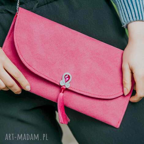 Różowa fuksja kopertówka sutasz - na ramię crossbody z chwostem, na wesele i komunię