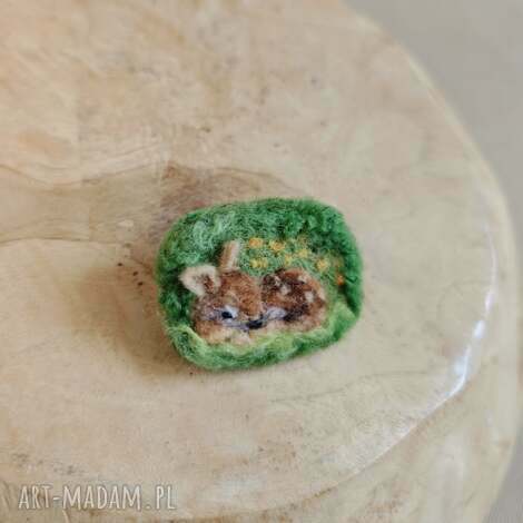 broszka filcowana - sarenka broszka sarenka, leśne zwierzęta, welniana
