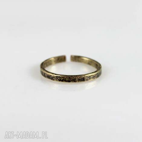 nieregularna - rozm. s, m, l - mosiężna obrączka (2000 - 02) outlet - miedziana