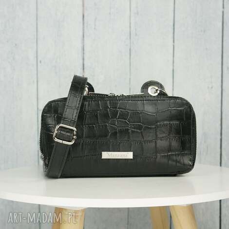 listonoszka na szerokim pasku czarna eko skóra krokodyl matowa, mała, manzana