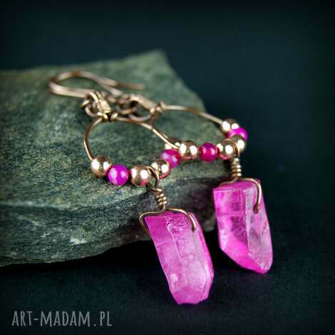 Kolczyki z kwarcu w odcieniach różu - miedziane wire wrapping (ok. 8 cm)