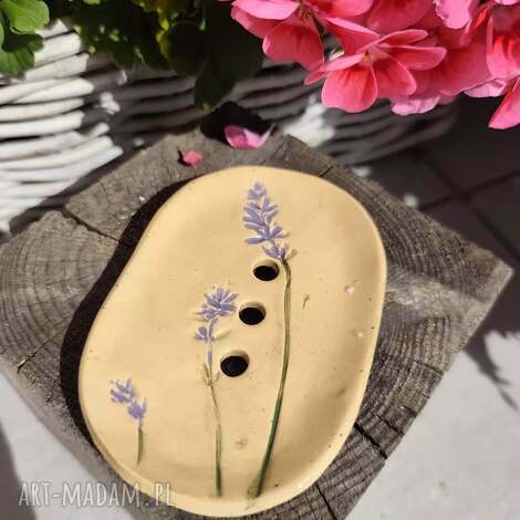 Mydelniczka ceramiczna z lawendą - rękodzieło