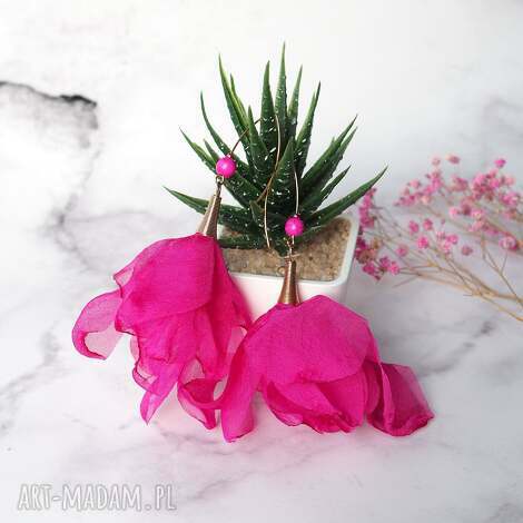 Długie wyraziste kolczyki Crazy Pink - intensywny róż, wiszące kwiaty handmade