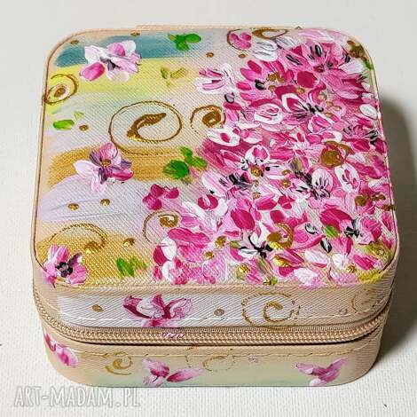 szkatułka na biżuterę, czerwone main, unikat