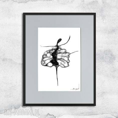 Oprawiona grafika - Tancerka nr 64, czarno-biała dekoracja 41x31 cm
