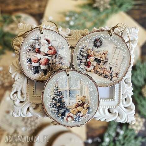 Trzy duże drewniane plastry - świąteczne ozdoby vintage z decoupage na choinkę