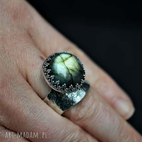 srebrny regulowany pierścień z labradorytem regulowana obrączka, nieregularny