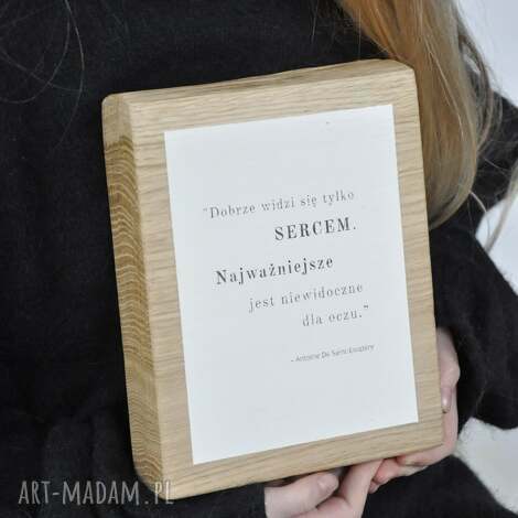 dębowa kostka z dobrą myślą, tabliczka, dekoracja, cytat, mały