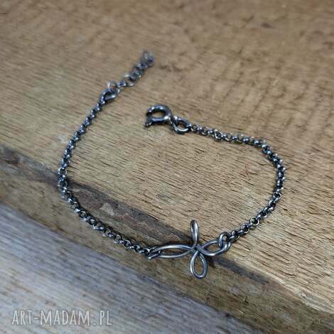 Delikatna bransoletka z krzyżykiem - oksydowane srebro 925 (handmade)