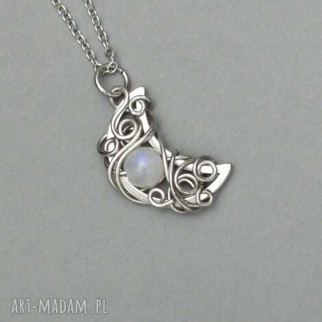 Wisiorek księżyc z kamieniem księżycowym - wire wrapping