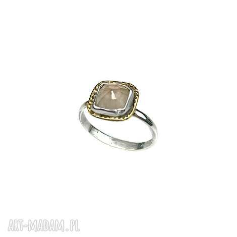 pierścionek z kwarcem różowym modne pierścionki, eleggancki