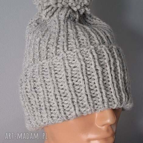 czapka beanie handmade z pomponem - jasnoszara, wykonana na drutach, czapka na drutach