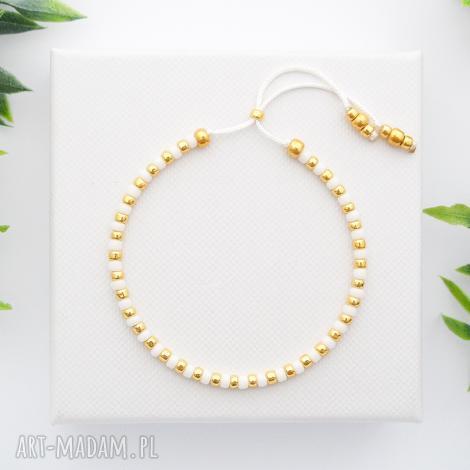 Bransoletka koralikowa Minimal Dots White and Gold - białe i złote koraliki TOHO, regulowana 14-16 cm