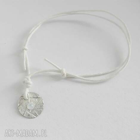 Okrągła bransoletka ze srebra i kryształem Swarovski Elements na ozdobnym sznurku - handmade