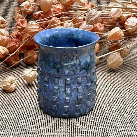 Niebieski wazon ceramiczny szafirowy z turkusowymi zaciekami - ręcznie robiona ceramika