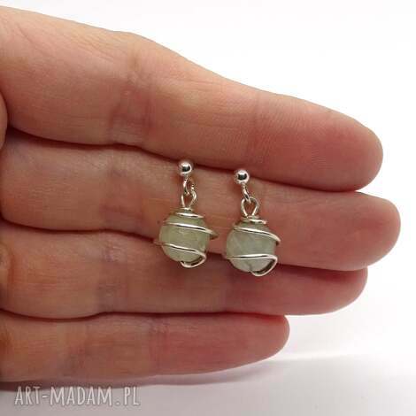 srebrne kolczyki z zielonym morganitem, codzienny design, styl