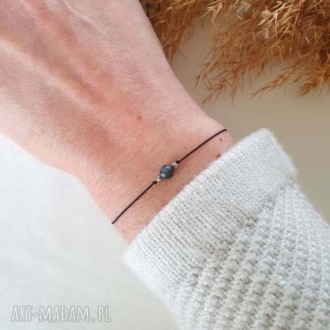 Bransoletka z labradorytem i hematytem - regulowana makrama handmade