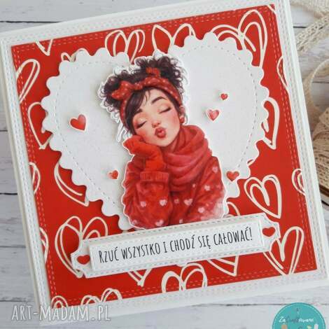 kartka na walentynki z całuśną dziewczyną, nietypowy napis walentynka