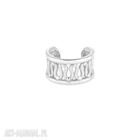 Srebrna ażurowa nausznica z srebra 925 - eleganckie kolczyki Sotho