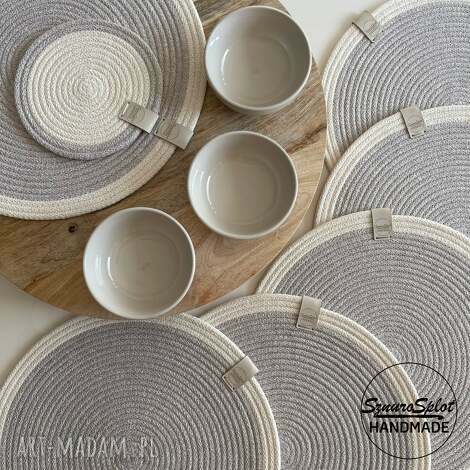 podkładki pod talerze ze sznurka, dekoracja na stół, mata stół