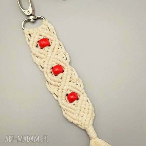 brelok boho czerwony koralik#1, do plecaka, breloczek z koralikami