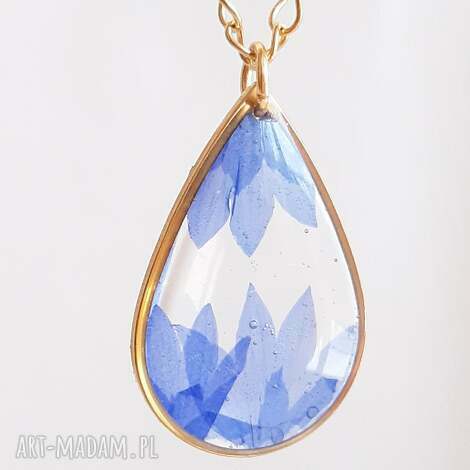 złoty naszyjnik z płatkami chabrów bławatków chabrowa kropla, chabry